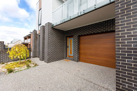 Two Ten Luxury CBD Accommodation - Mackay Tourism 0