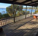 CDC 625 Beach House incl.rear 2BR studio - Mackay Tourism