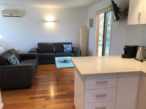Carinya Coastal Cottage - Mackay Tourism 6