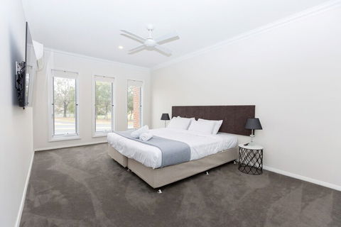 Wagga Apartments 2 - Mackay Tourism 2
