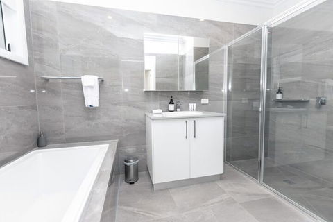 Wagga Apartments 2 - Mackay Tourism 4