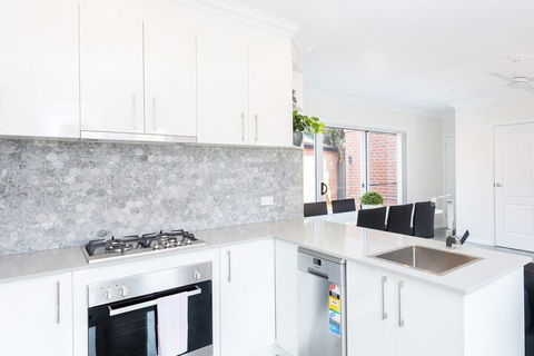 Wagga Apartments 4 - Mackay Tourism 6