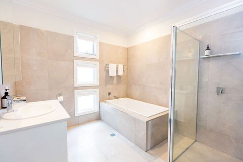 Wagga Apartments 5 - Mackay Tourism 3