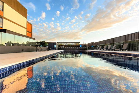 Trendy Self Contained Inner City Apartment - Mackay Tourism 5