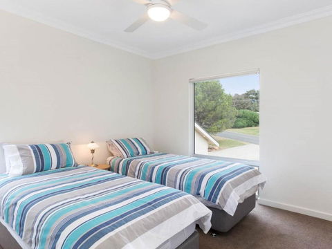 Carrickalinga Shores 35 Solitude Drive - Mackay Tourism 5