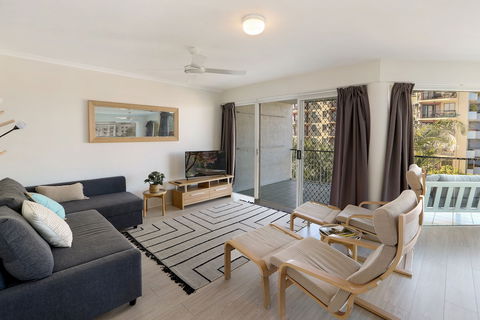 MAINSAIL8 - Mooloolaba Beach - Mackay Tourism 1