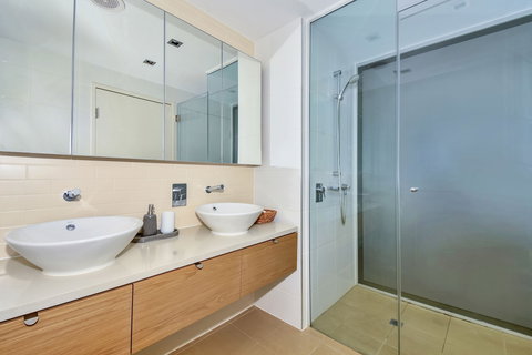 Darwin Waterfront Short Stay Apartments - Mackay Tourism 6