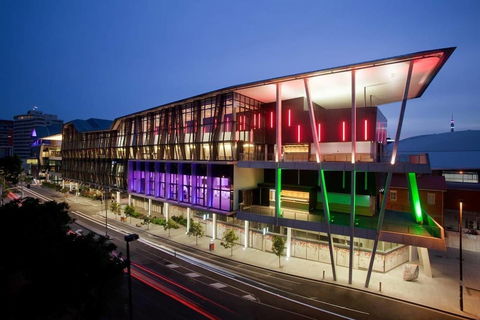 Luxury 2bed South Brisbane Qsb038 - Mackay Tourism 0
