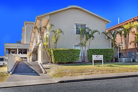 Zenith Unit 7 / 10 Messines Street - Mackay Tourism 0
