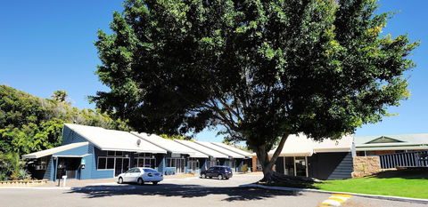 Abrolhos Reef Lodge - Mackay Tourism 1