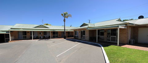 Abrolhos Reef Lodge - Mackay Tourism 4