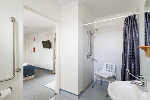 Tin Can Bay's Sleepy Lagoon Motel - Mackay Tourism 2