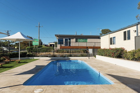 Crestview Tourist Park - Mackay Tourism 1