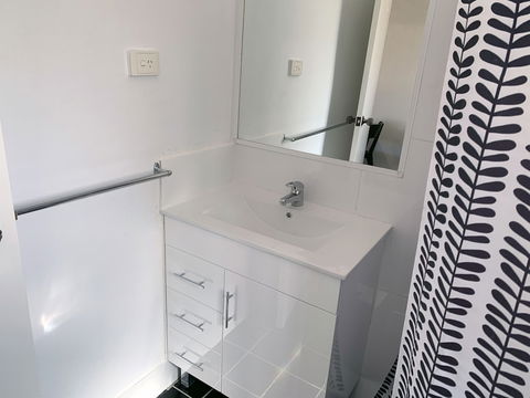 Baths Motel - Mackay Tourism 2