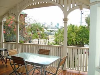 Minto Hostel - Mackay Tourism 1