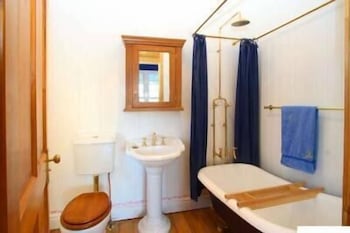 Minto Hostel - Mackay Tourism 5