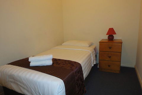 Moonee Valley Views Apartments - Mackay Tourism 4