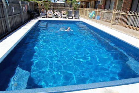 Allambi Holiday Apartments - Mackay Tourism 5