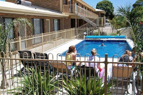 Allambi Holiday Apartments - Mackay Tourism 6