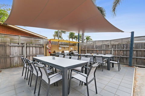 Allambi Holiday Apartments - Mackay Tourism 2
