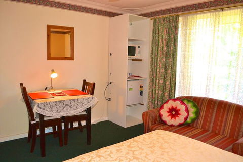 Palms Bed & Breakfast - Mackay Tourism 7