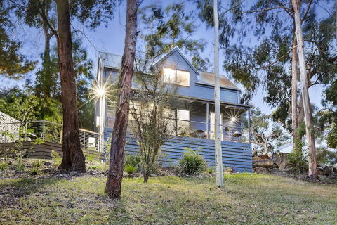 Briars Cottage - Daylesford - Mackay Tourism 1
