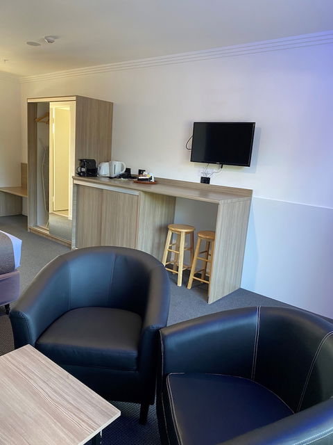 Huskisson Beach Motel - Mackay Tourism 1