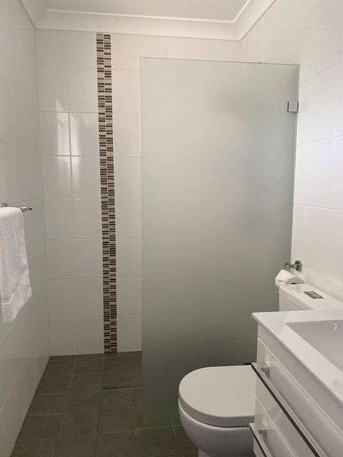 Huskisson Beach Motel - Mackay Tourism 4