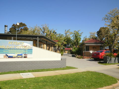 Kickback Cottages - Mackay Tourism 0