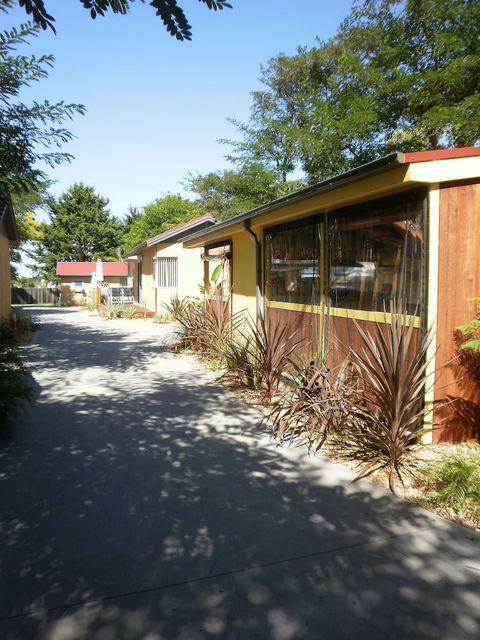 Kickback Cottages - Mackay Tourism 2