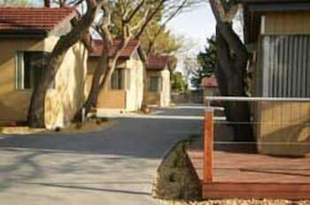 Kickback Cottages - Mackay Tourism 1