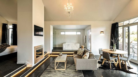 Hepburn Spa Retreat - Mackay Tourism 5