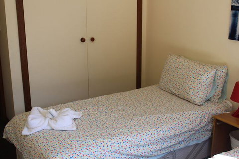 Australian Home Away At Doncaster Elgar - Mackay Tourism 6