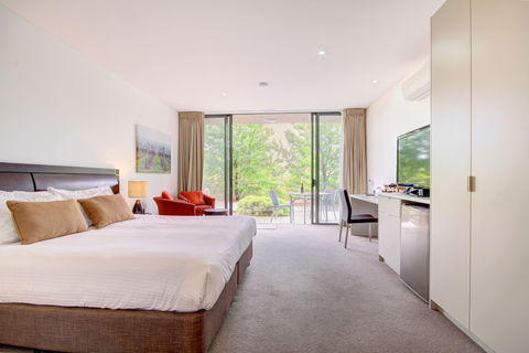 Balgownie Estate Vineyard Resort & Spa - Mackay Tourism 5