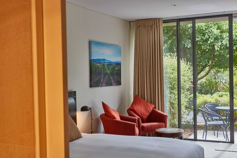 Balgownie Estate Vineyard Resort & Spa - Mackay Tourism 6