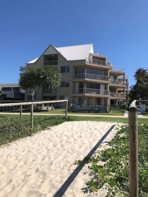 Sanctuary Beach Resort - Mackay Tourism 1