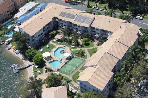 Pelican Cove - Mackay Tourism 1