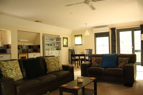 Merrimeet Cottages - Mackay Tourism 4