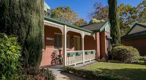 The Birch House - Silver Birches - Mackay Tourism 0