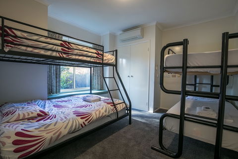 The Birch House - Silver Birches - Mackay Tourism 5