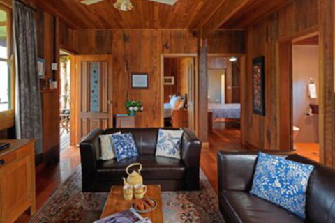 Cedar Creek Cottages - Mackay Tourism 7