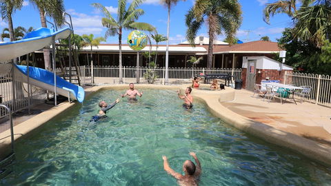 Billabong Lodge Motel - Mackay Tourism 5
