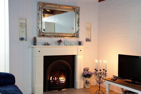 Homewood Cottages - Mackay Tourism 7