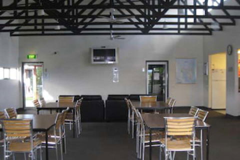 Swansea Backpackers - Mackay Tourism 4