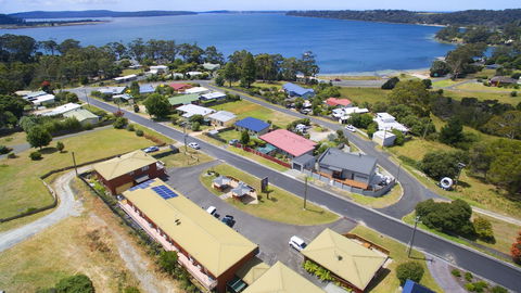 Sweetwater Villas - Mackay Tourism 0