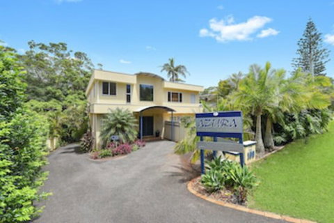 Azura Beach House B&B - Mackay Tourism 0