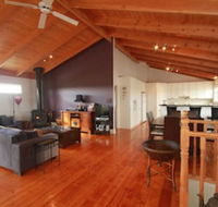 Pelican Sands Bed  Breakfast - Mackay Tourism