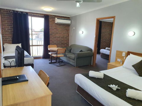 Moonraker Motor Inn - Mackay Tourism 1