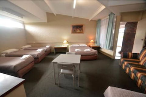 Parkview Motor Inn Parkes - Mackay Tourism 3