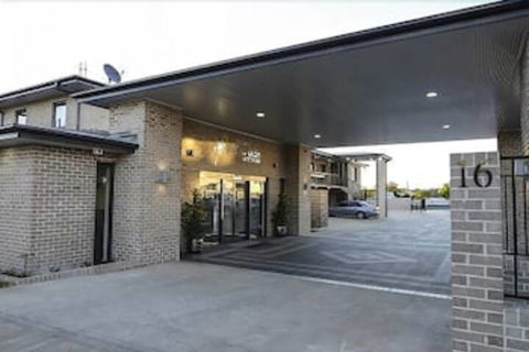 Aastro Dish Motor Inn - Mackay Tourism 1